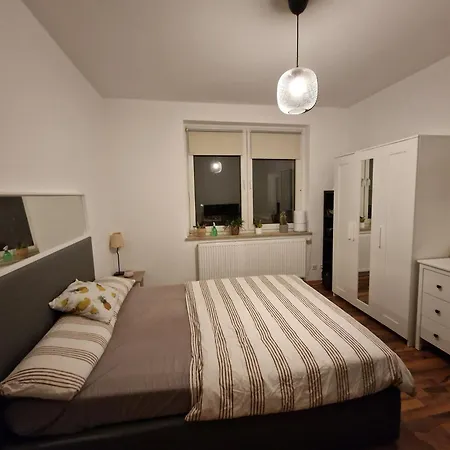 Single In Shared With Host * Hannover