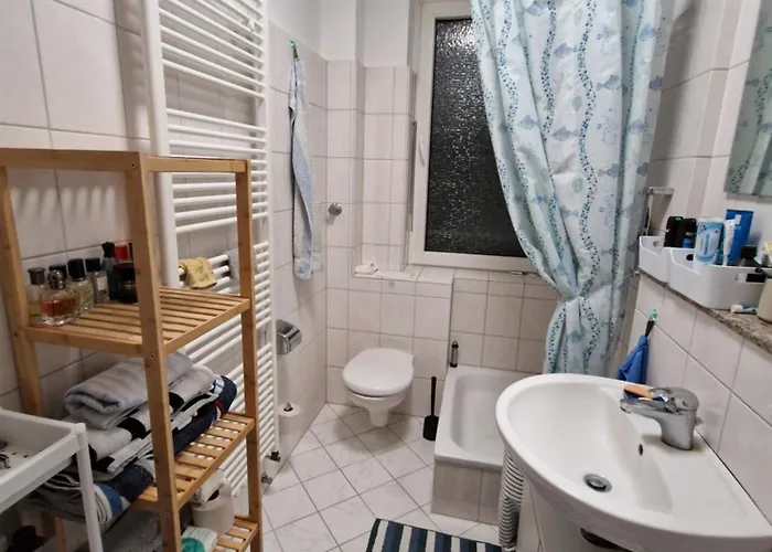 Single In Shared With Host